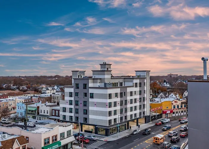 Van Wyck Hotel & Suites Near Jfk Airport