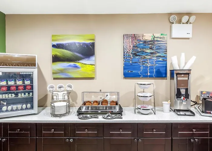 Van Wyck Hotel & Suites Near Jfk Airport